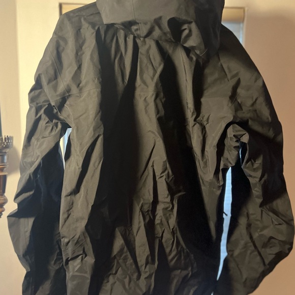Arc'teryx Men's Beta AR GoreTex Jacket (Large/Black) - Picture 5 of 14
